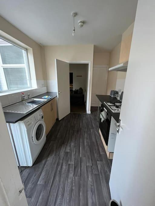 Ferienwohnung Flat 1, 67 Colwick Road Ng2 4Al Nottingham Exterior foto