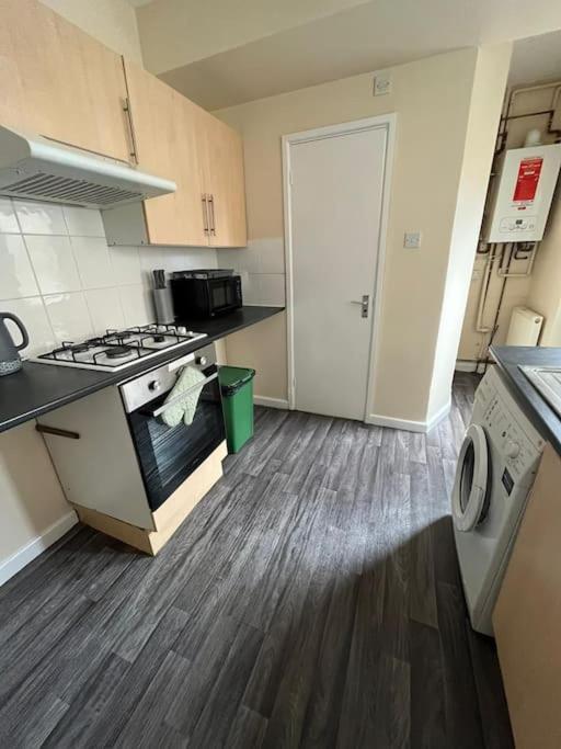 Ferienwohnung Flat 1, 67 Colwick Road Ng2 4Al Nottingham Exterior foto