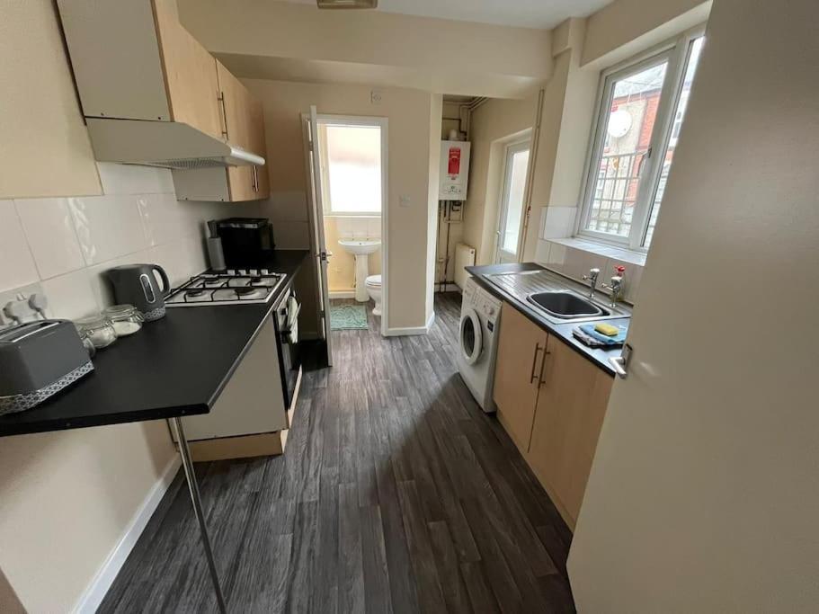 Ferienwohnung Flat 1, 67 Colwick Road Ng2 4Al Nottingham Exterior foto